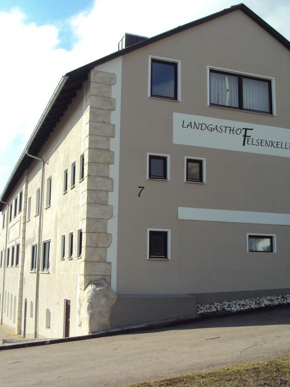 Landgasthof Felsenkeller Dinkelsbühl Extérieur photo