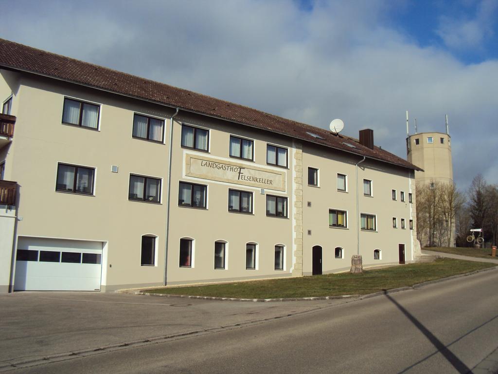 Landgasthof Felsenkeller Dinkelsbühl Extérieur photo